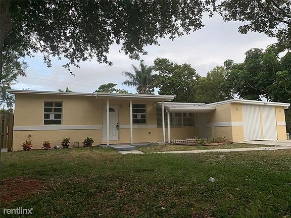 5th image of 1624 NE 48th Ct