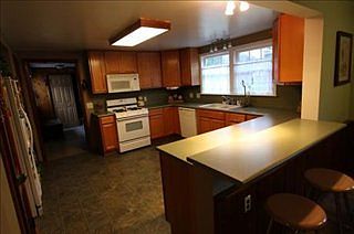 4th image of 3040 Cheney Ave NE