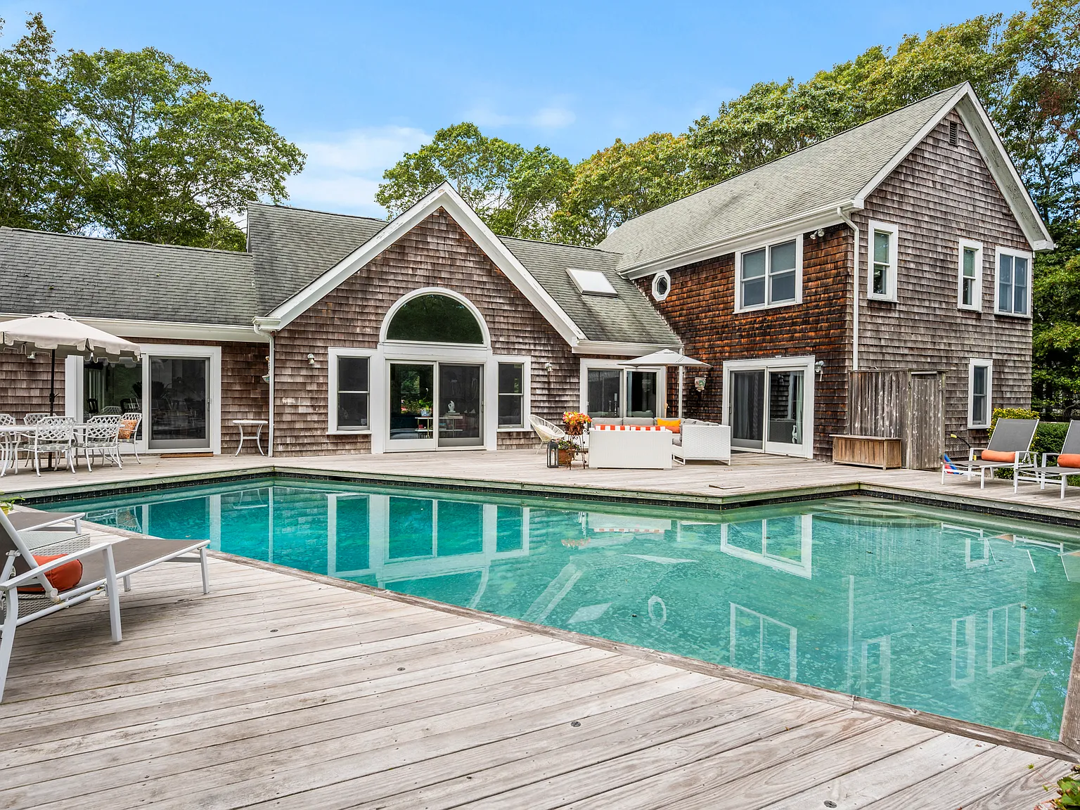 Quogue Village August Rental with Pool & Tennis — Photo 3
