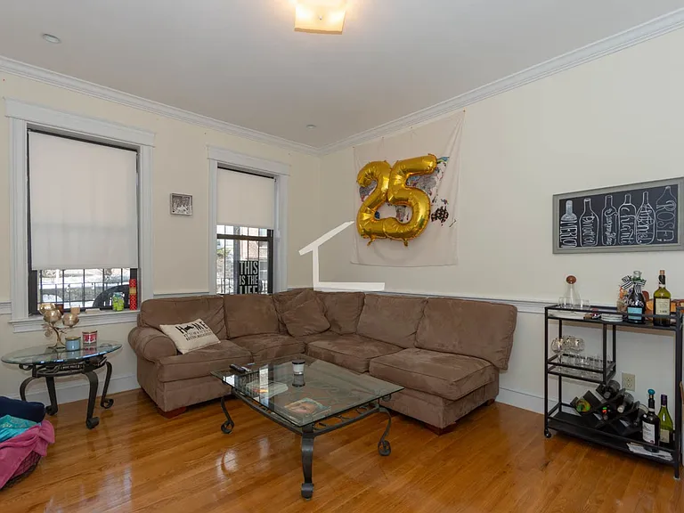 27 Glenville Ave #2 — Photo 2