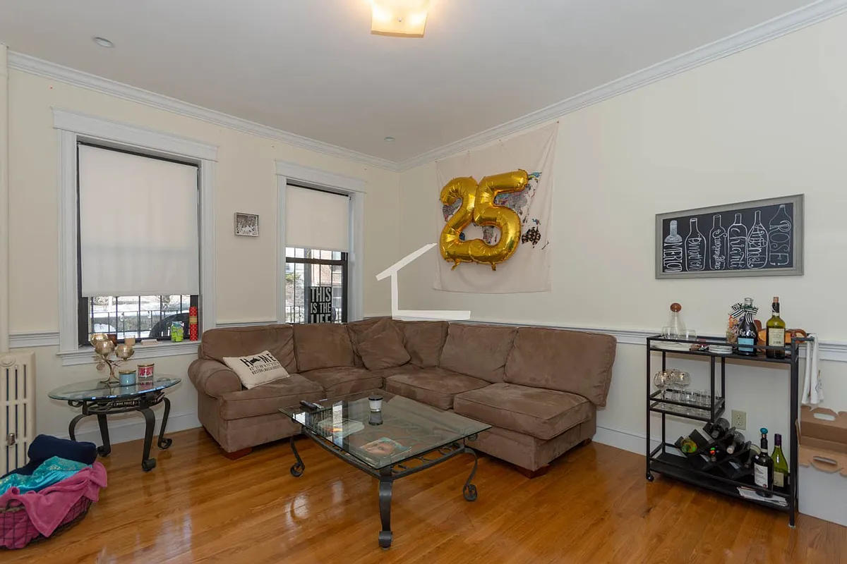 Building Photo - 27 Glenville Ave #2