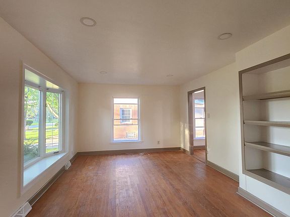 3rd image of 7133 Baring Pkwy