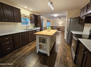 73 Seaside Rd, Saint Helena Island, SC 29920