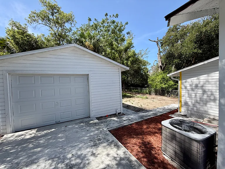 440 Cypress St — Photo 15