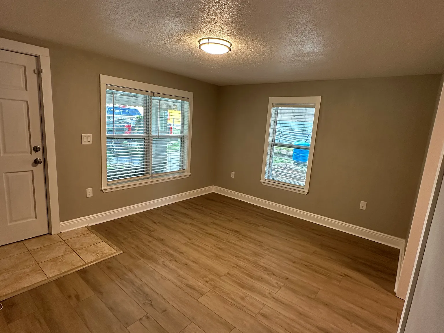 2 bed, 644 sqft, $1,800 — Photo 2