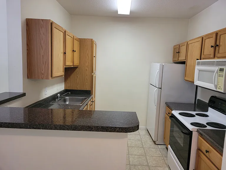 4802 51st St W #416 — Photo 10