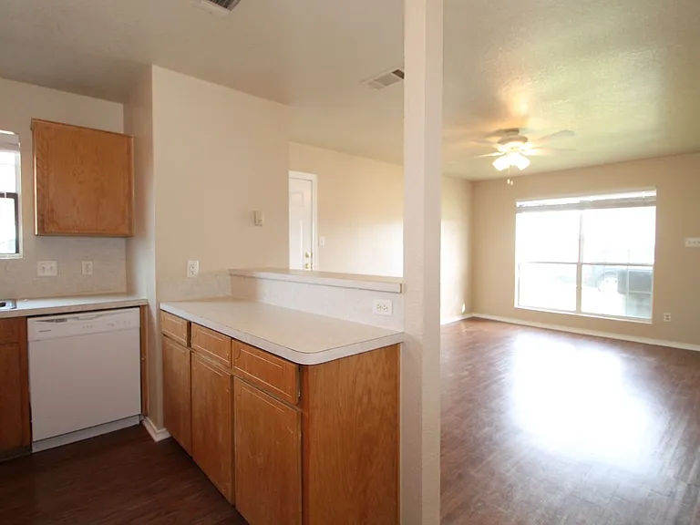 3904D Gus Dr — Photo 7