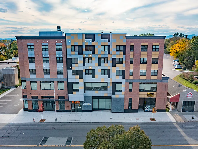 Swinburne Commons Apartments — Photo 10