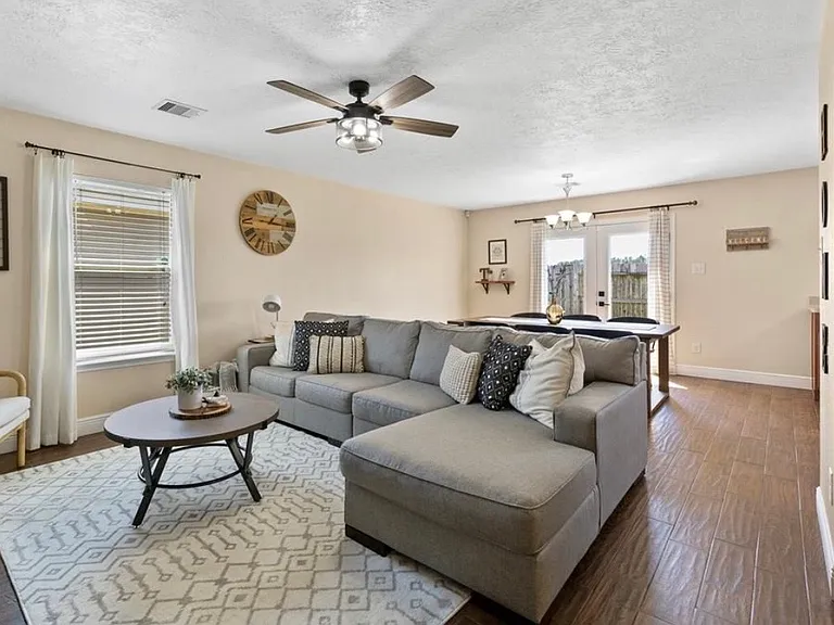 16535 Burnell Oaks Ln — Photo 5