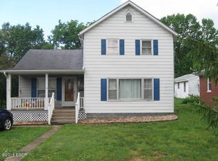 923 N Broadway Ave, Salem, IL 62881