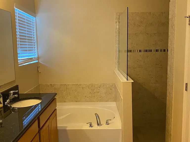 Easton Forest Cir SE — Photo 17