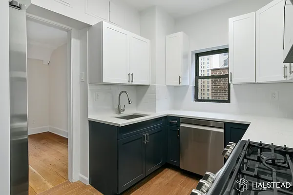 Rented by Halstead Real Estate | media 6