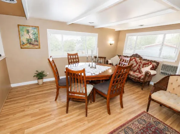 69360 Poolside Dr, Desert Hot Springs, CA 92241