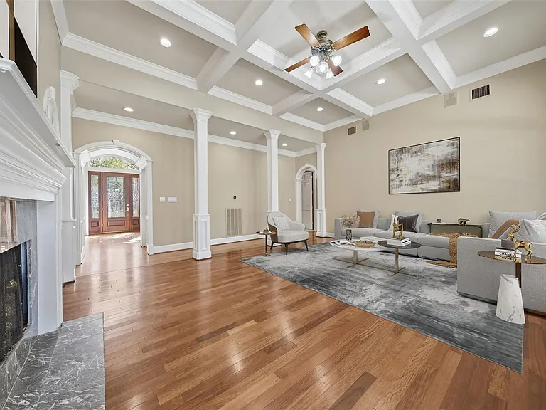 13714 Gainesway Dr — Photo 5