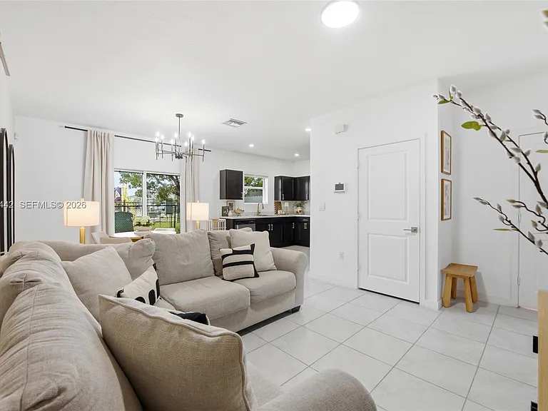 1774 SE 9th Ave #1774 — Photo 9