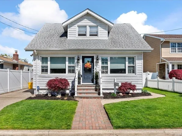 20 N Peach Street, Bethpage, NY 11714