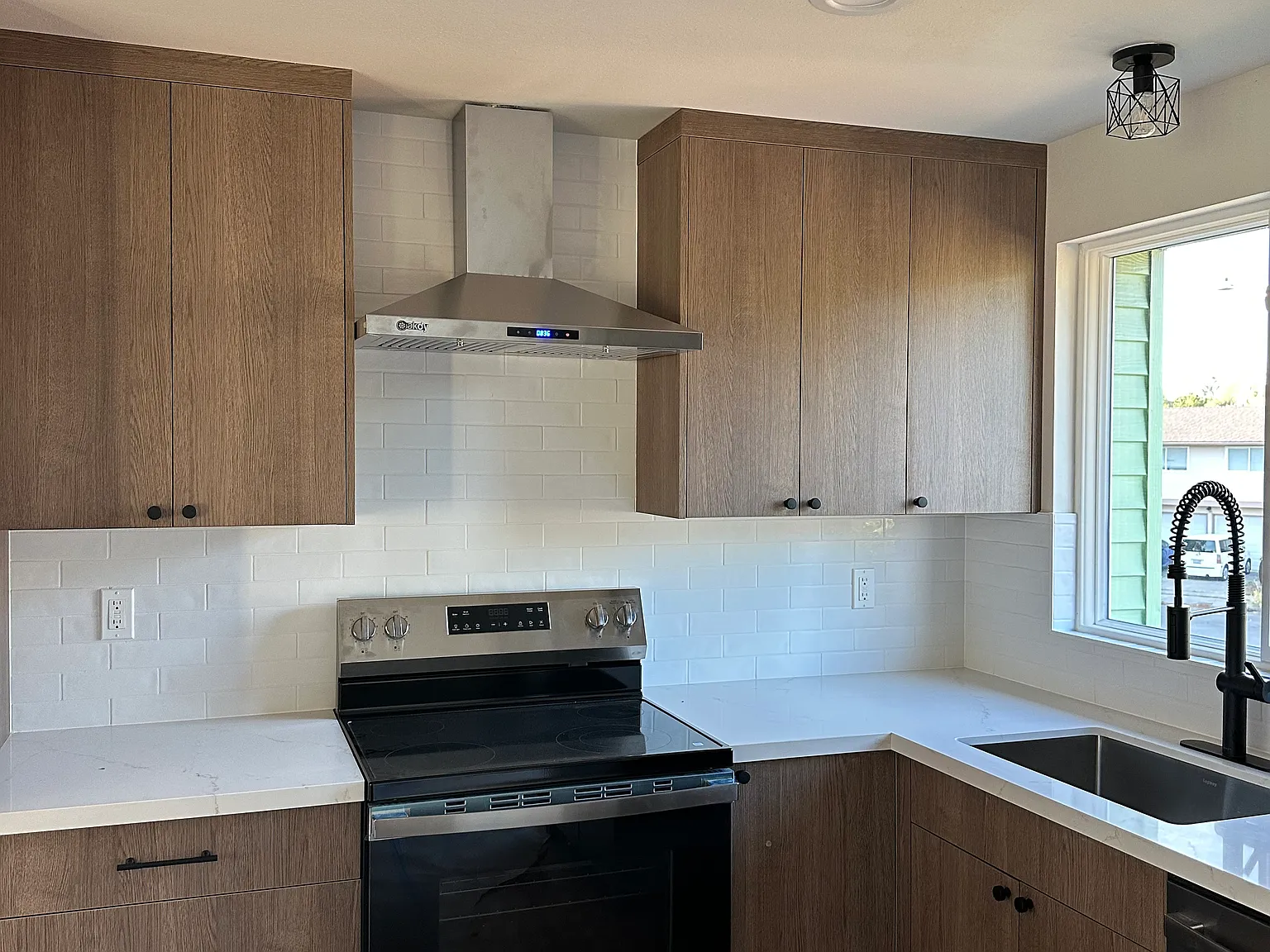 3 bed, 1200 sqft, $2,500 — Photo 1