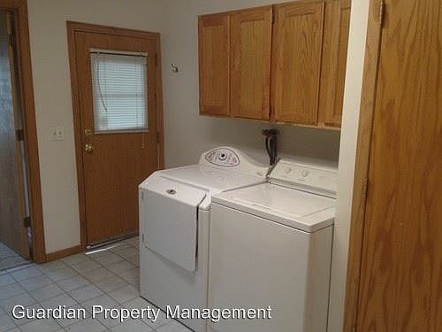 2nd image of 1146 Beech St