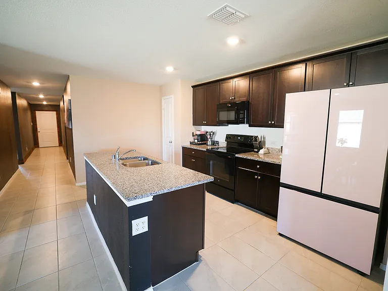 1361 Beach Dr — Photo 8