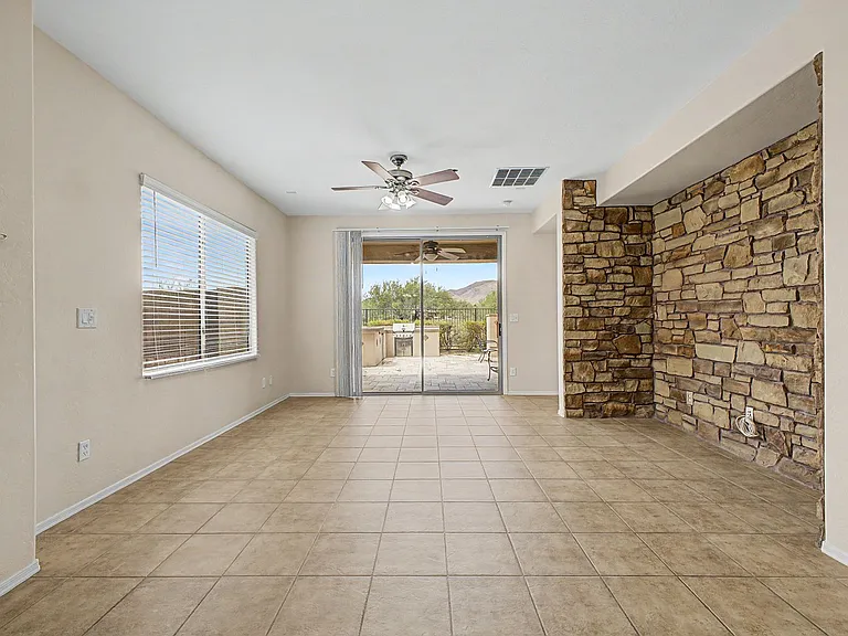 1676 W Morse Dr — Photo 8