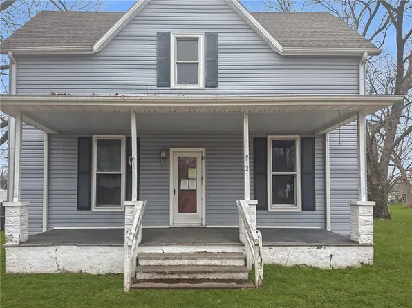 211 S 6th St, Deepwater, MO 64740