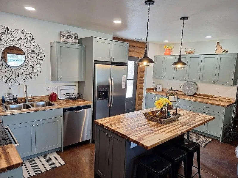 3 bed, 1.5 bath, 1175 sqft, $3,000 — Photo 4