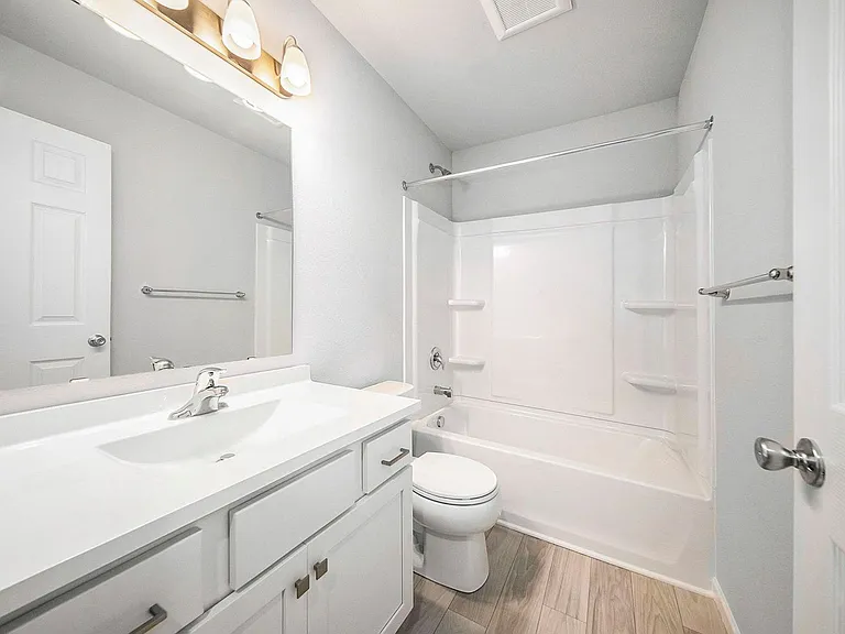438 Hidden Meadows Dr — Photo 14