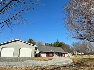 1945 Balcom Rd, Anna, IL 62906