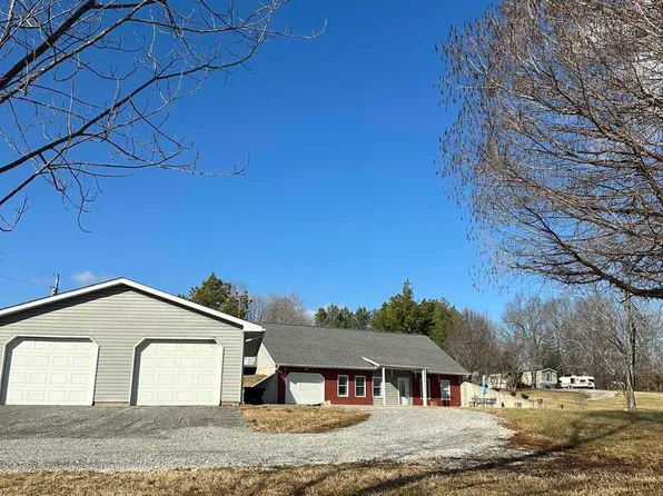 1945 Balcom Rd, Anna, IL 62906