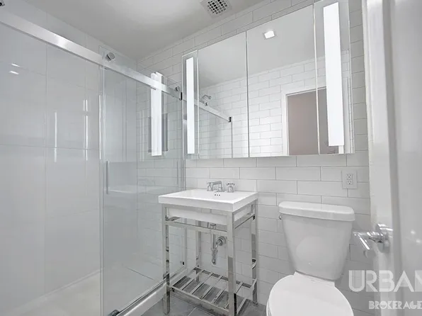 123 Bank Street image 4 of 7