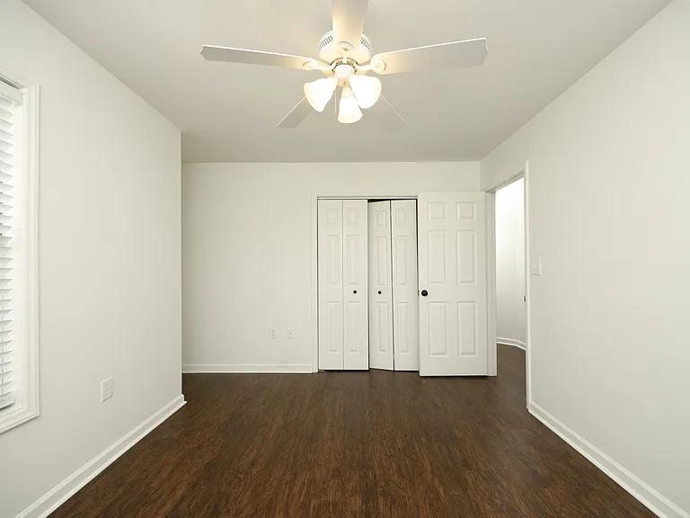 521 Renshaw Ct — Photo 22