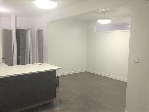 5th image of 208 E 28th St APT 2L