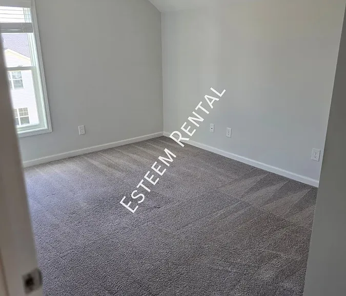 90 Greenview St — Photo 13