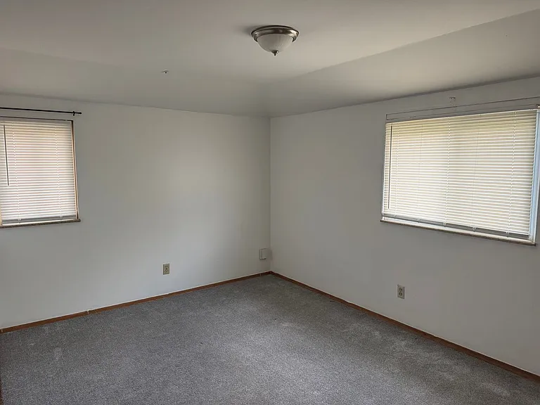 4942-4944 Beacon Hill Ct — Photo 8