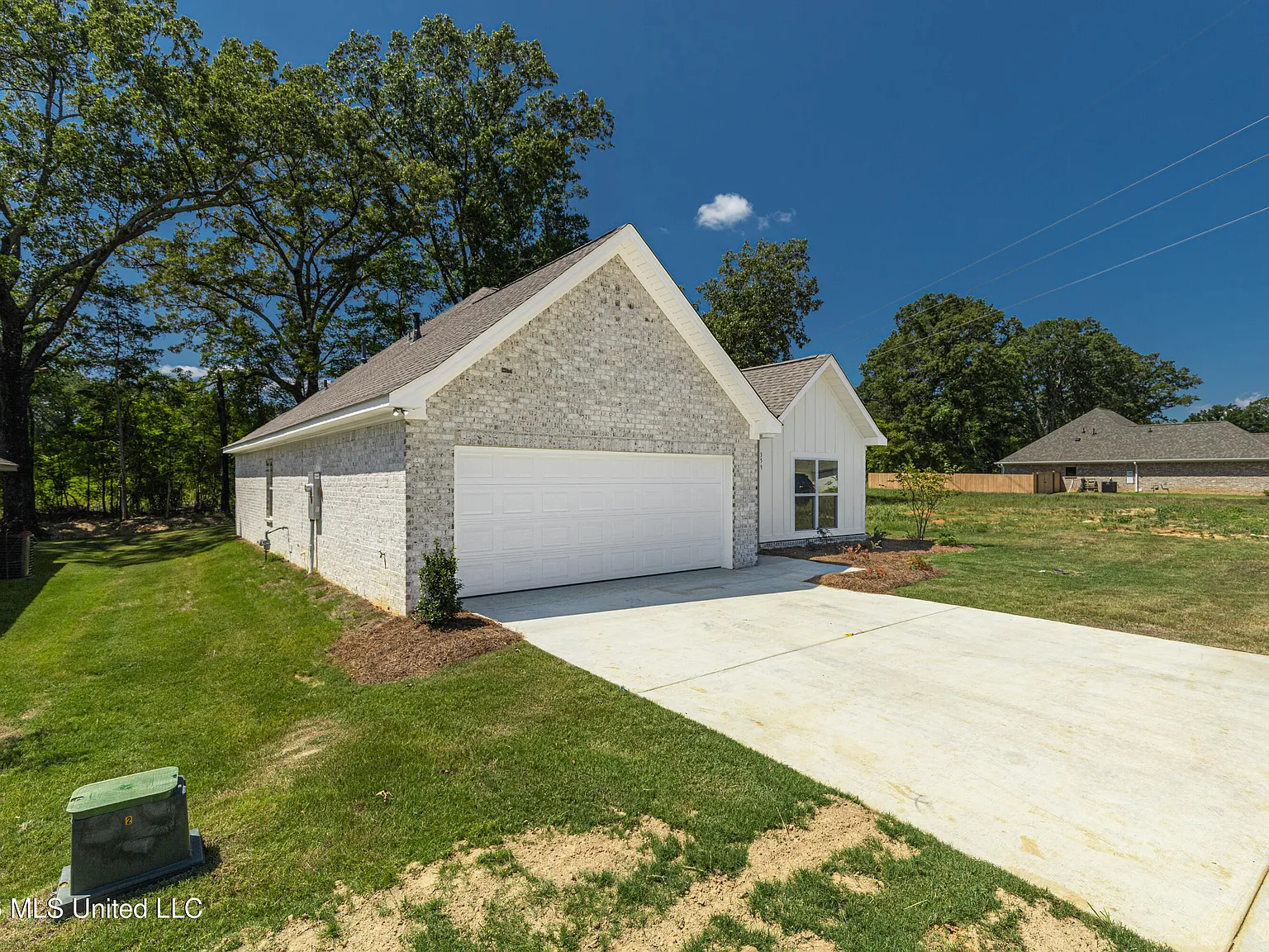4 bed, 2.0 bath, 1624 sqft, $2,700 — Photo 4