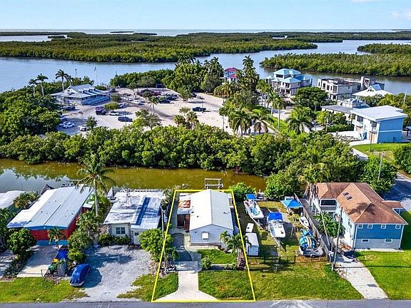 3rd image of 656 Palm AVE