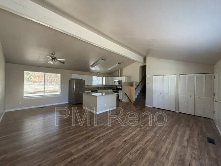 3675 Meeks Way — Photo 5