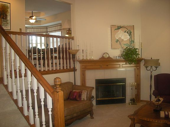 4th image of 2516 N 109th Ter
