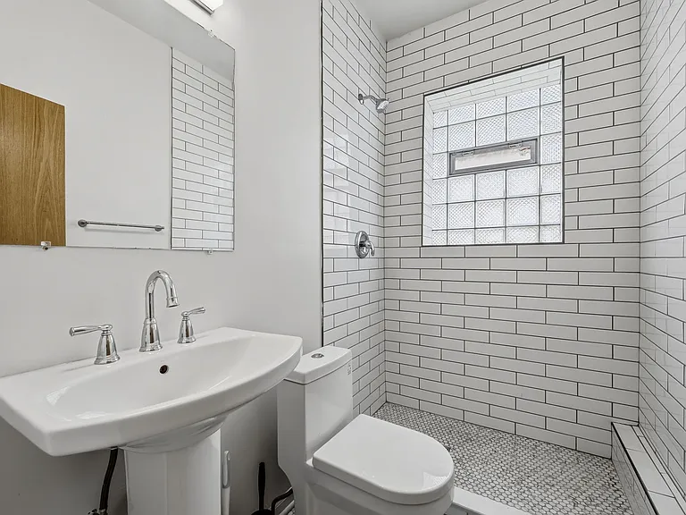 5229 S Greenwood Ave #3 — Photo 8