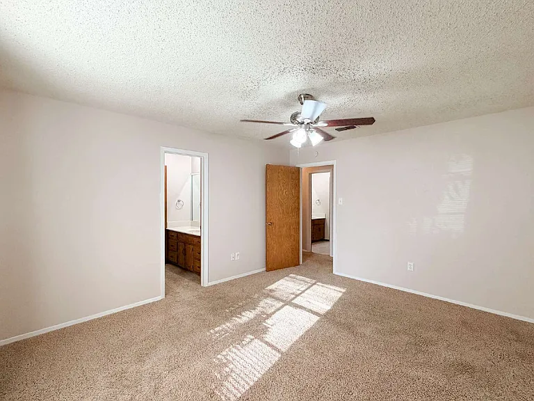 3708 Holland Dr — Photo 24