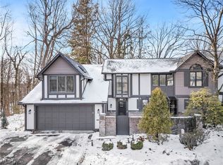 10 Hidden Valley Dr #10, Rocky River, OH 44116