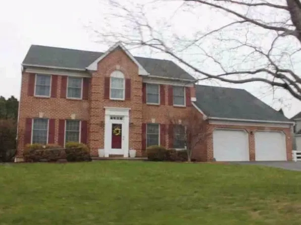 3923 Autumn Ridge Rd, Bethlehem, PA 18017