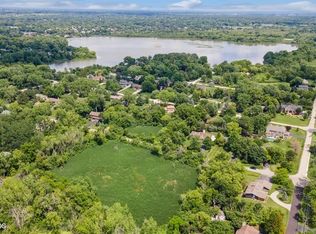 308 Summit Dr, Barrington, IL