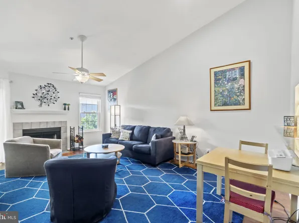 3311 Wyndham Cir APT 4192, Alexandria, VA 22302