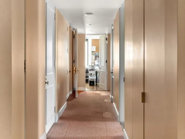 450 East 52nd Street image 33 of 33