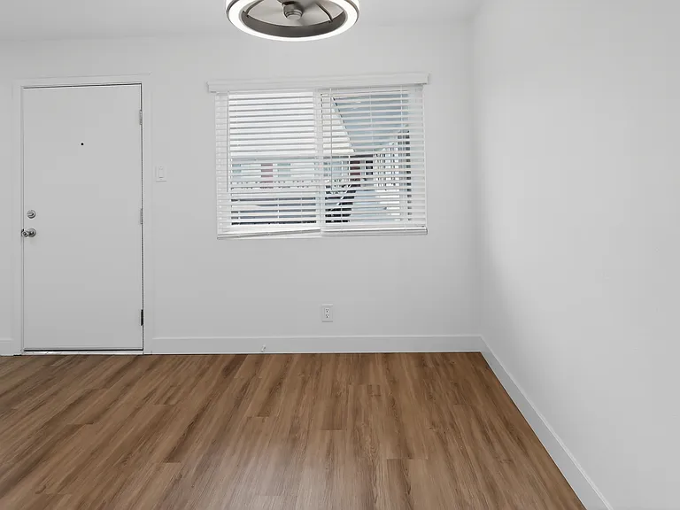 2425 Carson St #22 — Photo 12