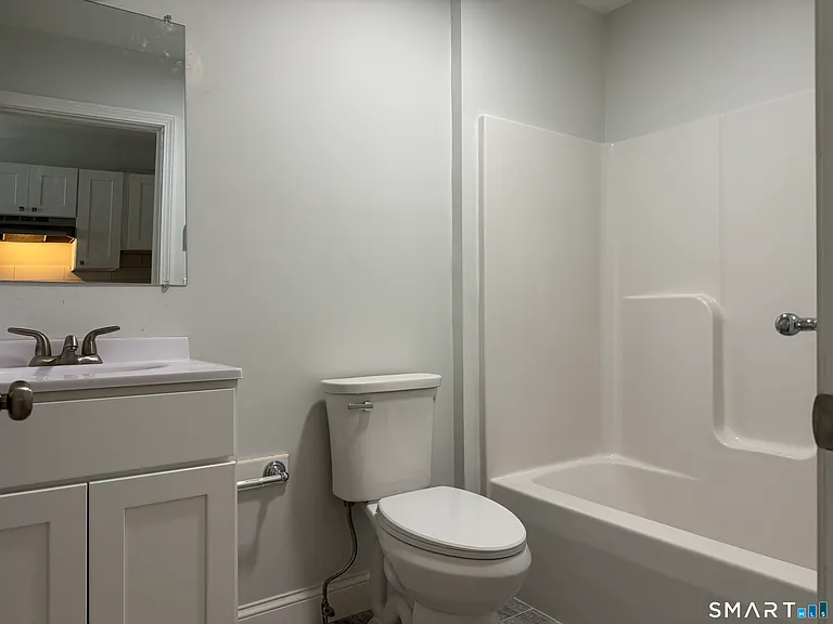 1085-10 Whalley Ave #10 — Photo 4