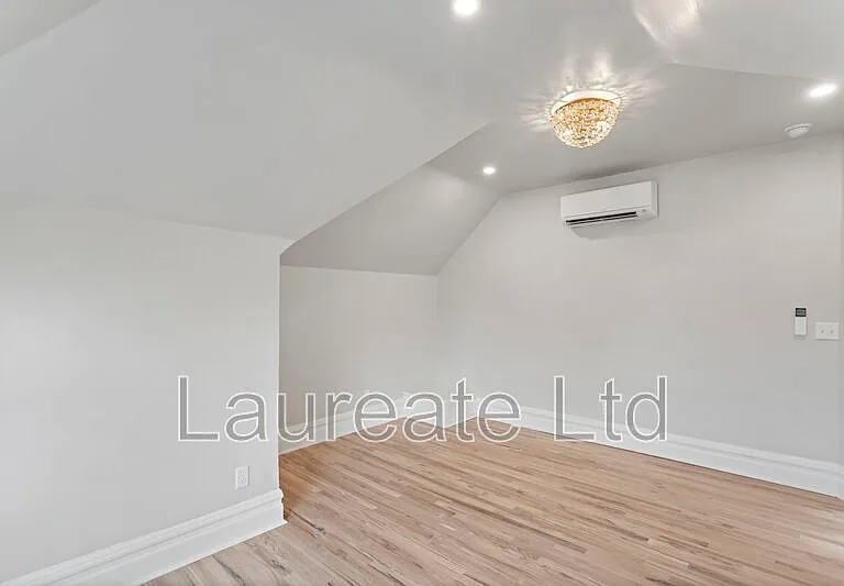 1058 N Pearl St #4 — Photo 7