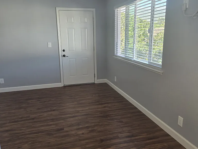 1241 Juniper Dr — Photo 5