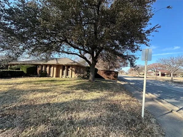 1053 Clover Dale Ln, Desoto, TX 75115